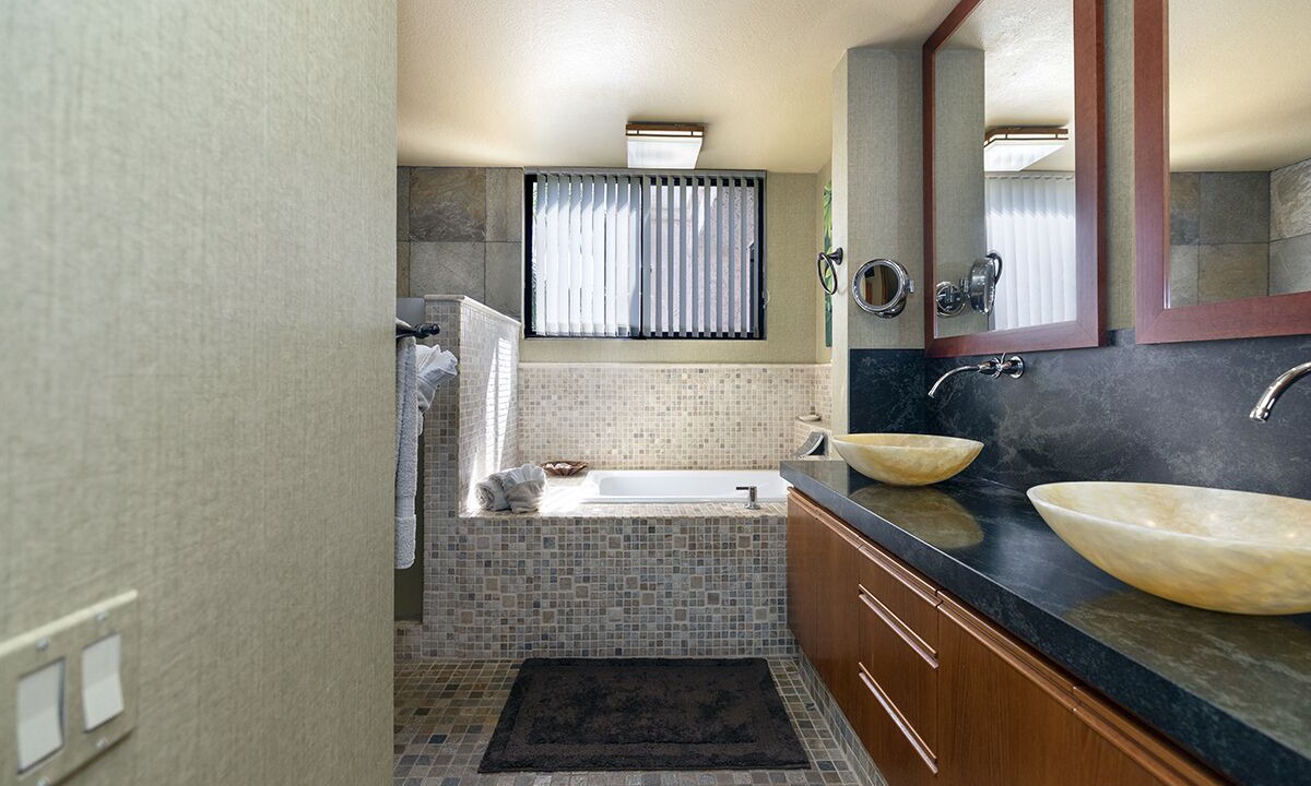 Photo of Bathroom in Waikoloa