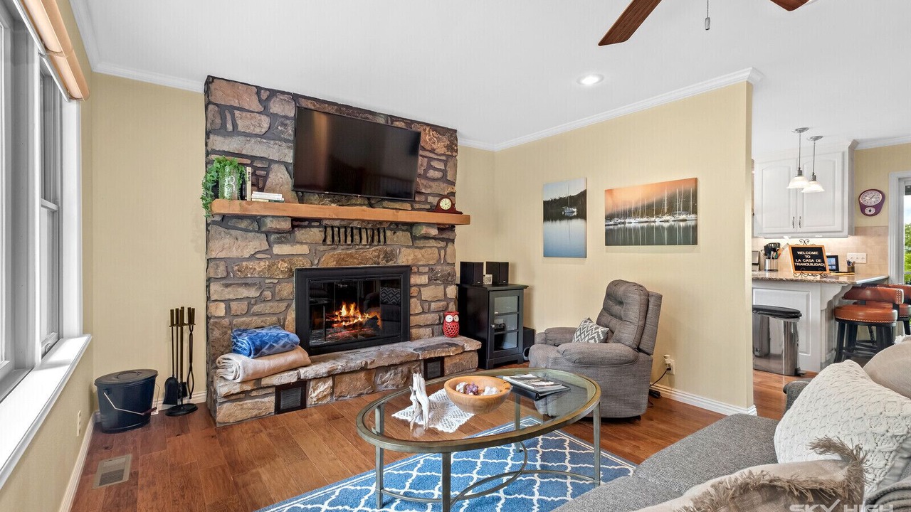 Photo of Bedroom in Garfield