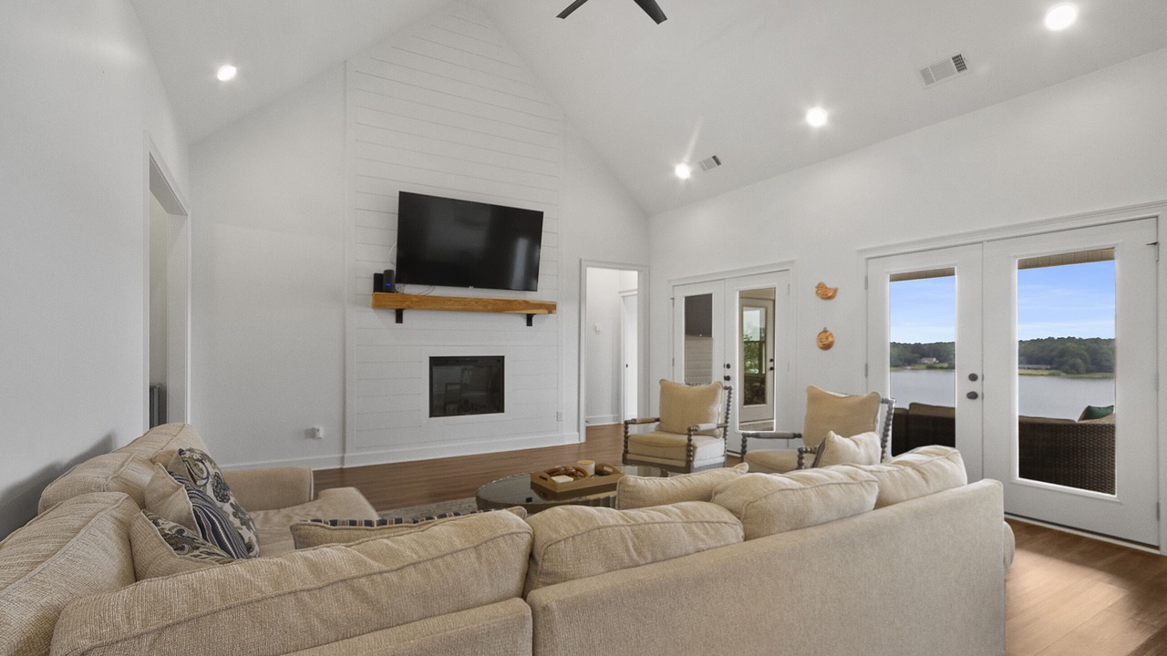 Photo of Livingroom in Northport