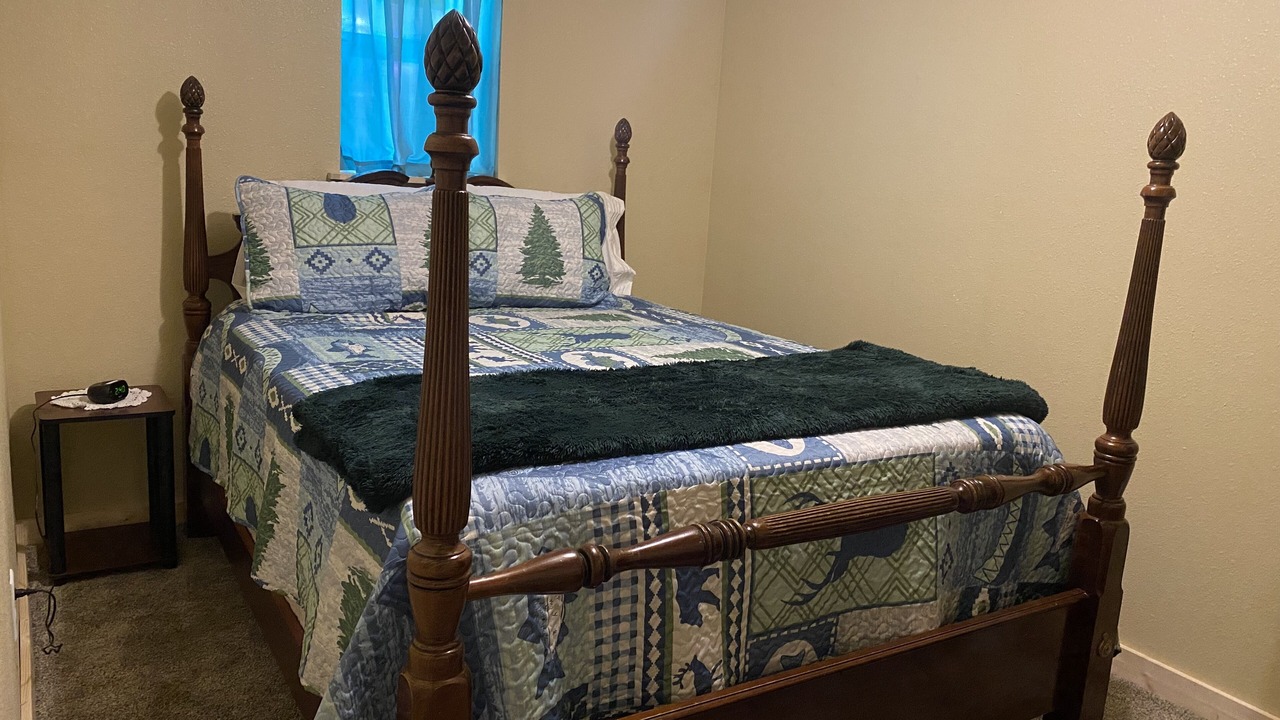 Photo of Bedroom in Winslow