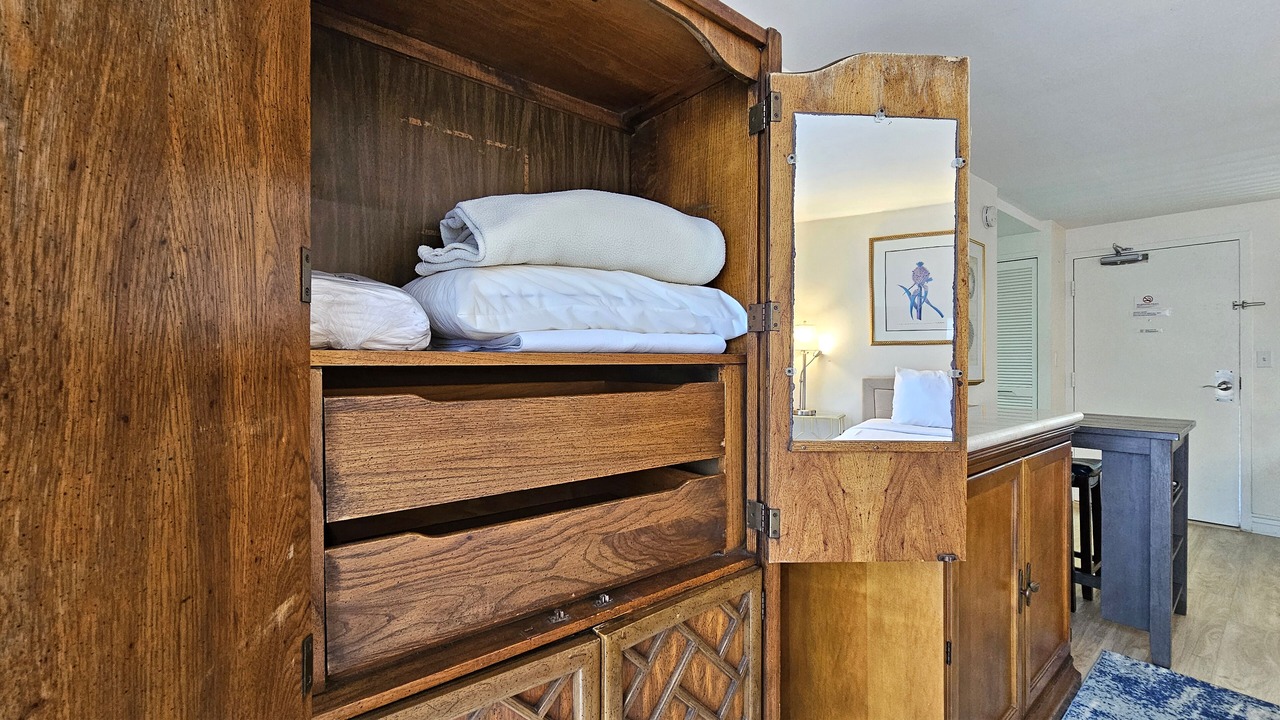Photo of Bedroom in Diamond Head - Kapahulu - St. Louis