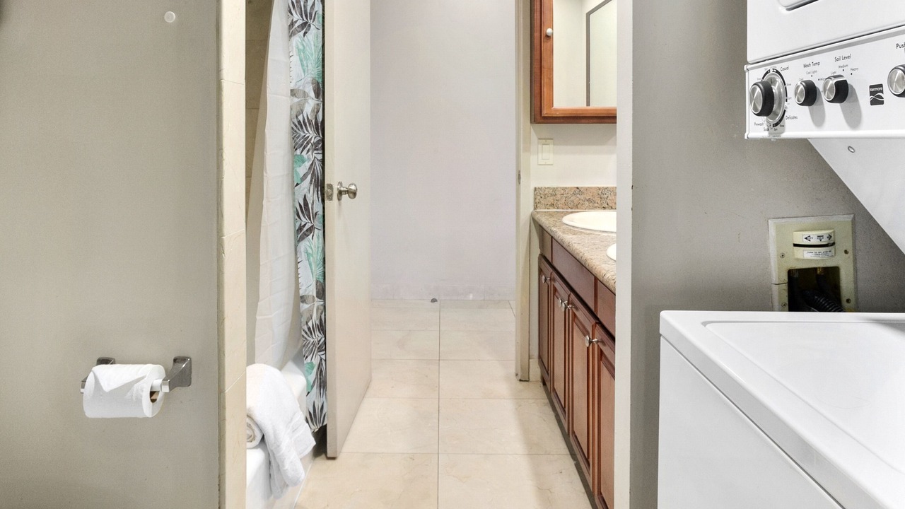 Photo of Bathroom in Waikiki