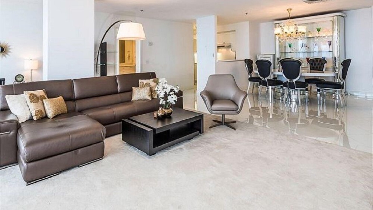 Photo of Livingroom in Waikiki
