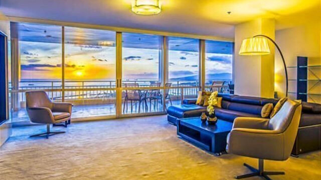 Photo of Livingroom in Waikiki