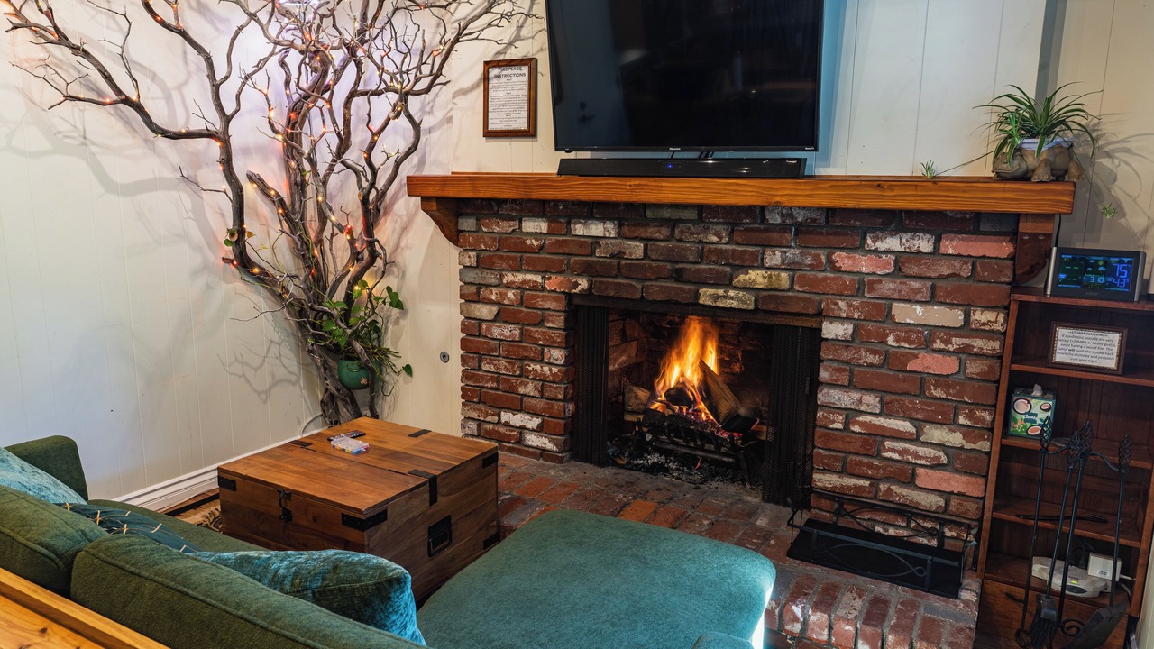 Photo of Livingroom in Lake Arrowhead