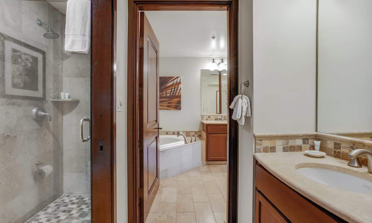 Photo of Bathroom in Wailua