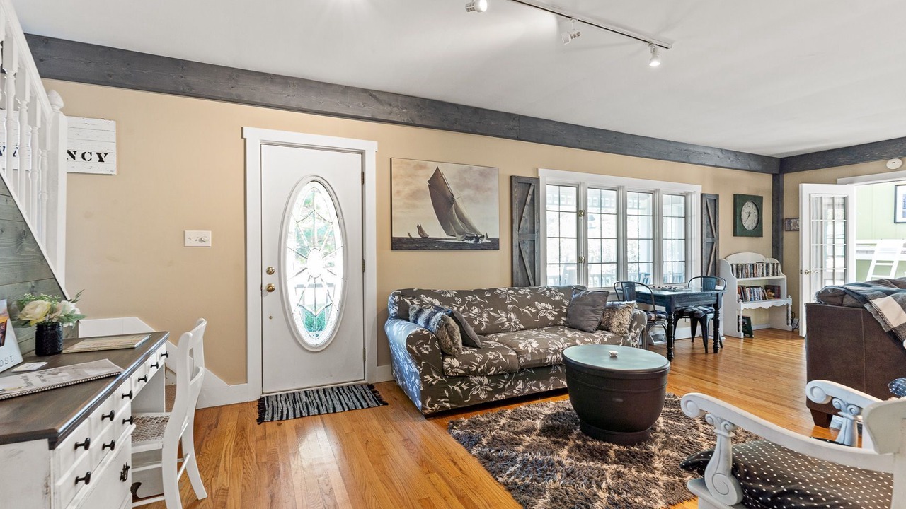 Photo of Livingroom in Saugatuck