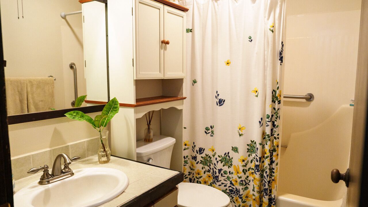 Photo of Bathroom in Poipu