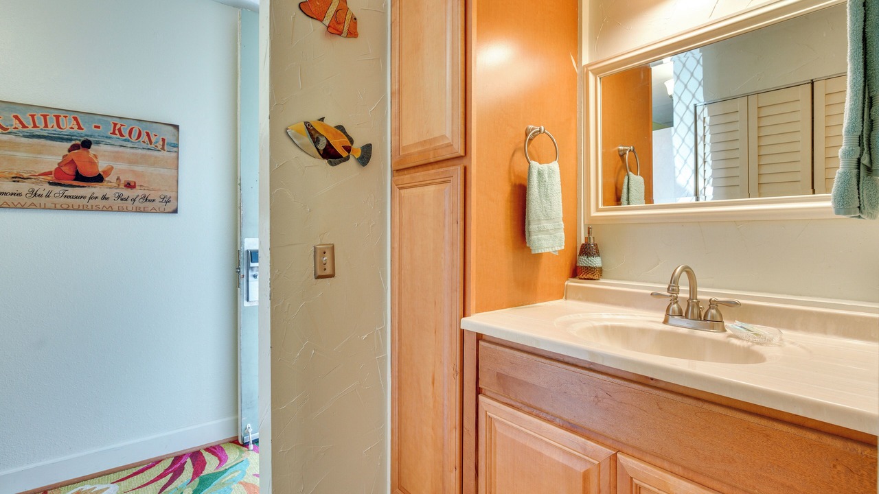 Photo of Bathroom in Historic Kailua Village