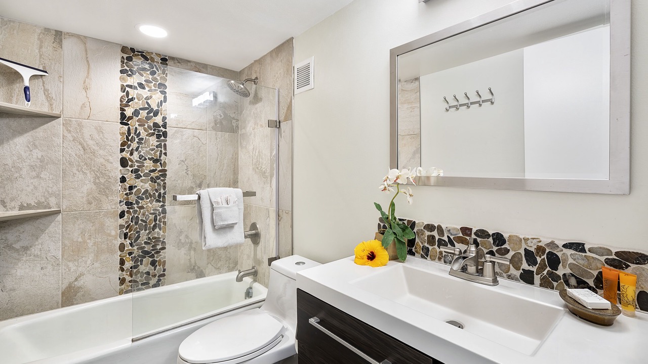 Photo of Bathroom in Kahaluu Bay