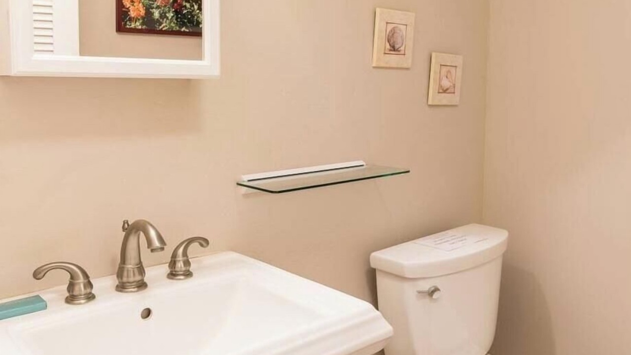 Photo of Bathroom in Kahana