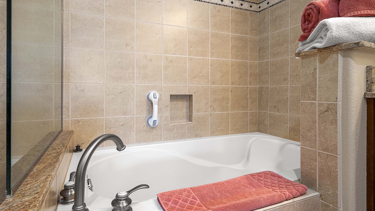 Photo of Bathroom in Waikoloa