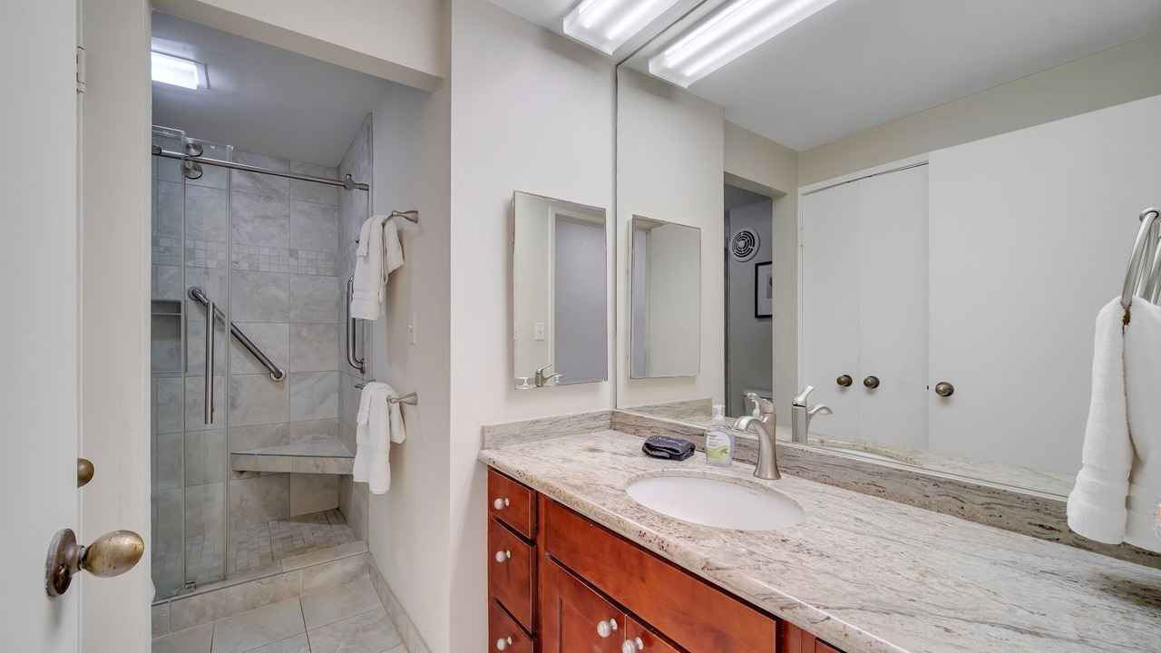 Photo of Bathroom in Wailua