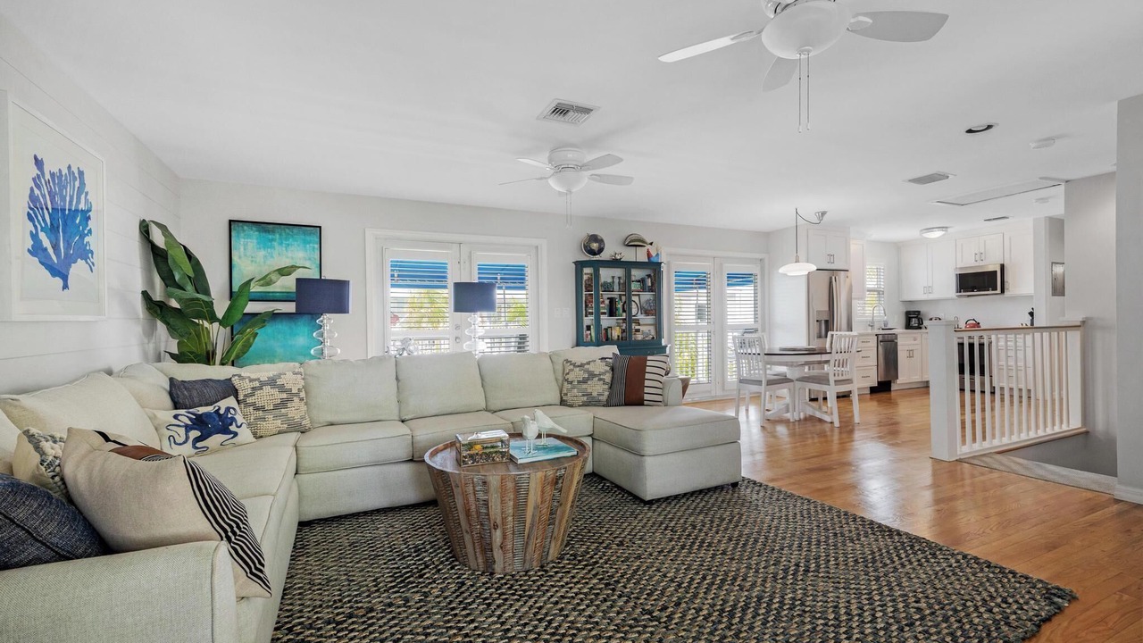 Photo of Livingroom in Truman Annex