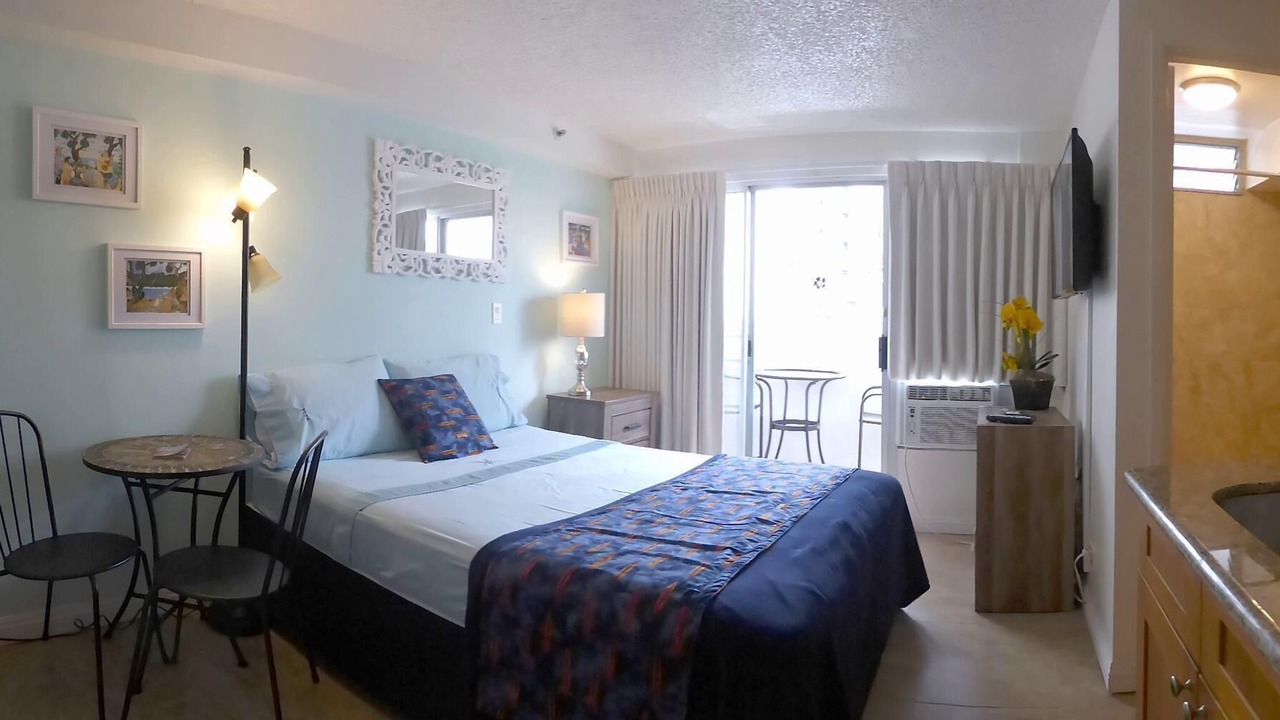 Photo of Bedroom in Waikiki