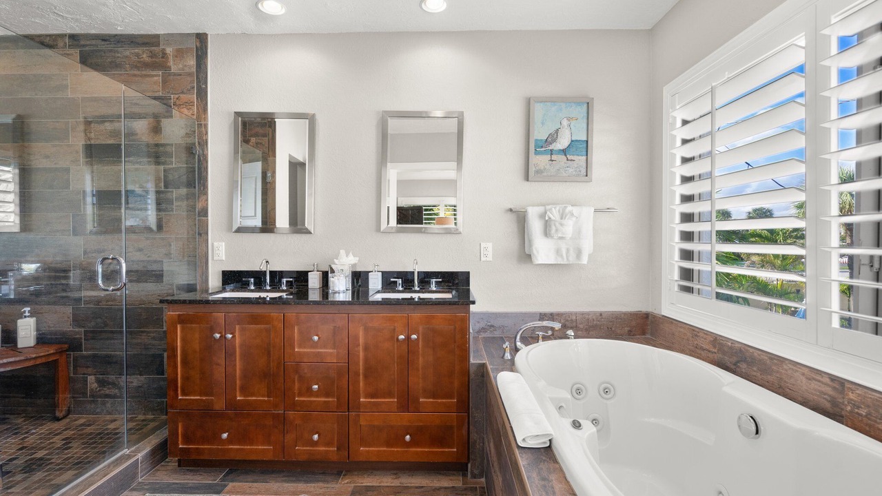 Photo of Bathroom in Lauderdale Beach