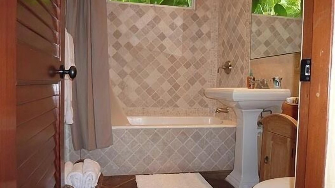 Photo of Bathroom in Hamakuapoko