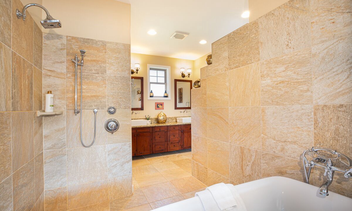 Photo of Bathroom in Keauhou