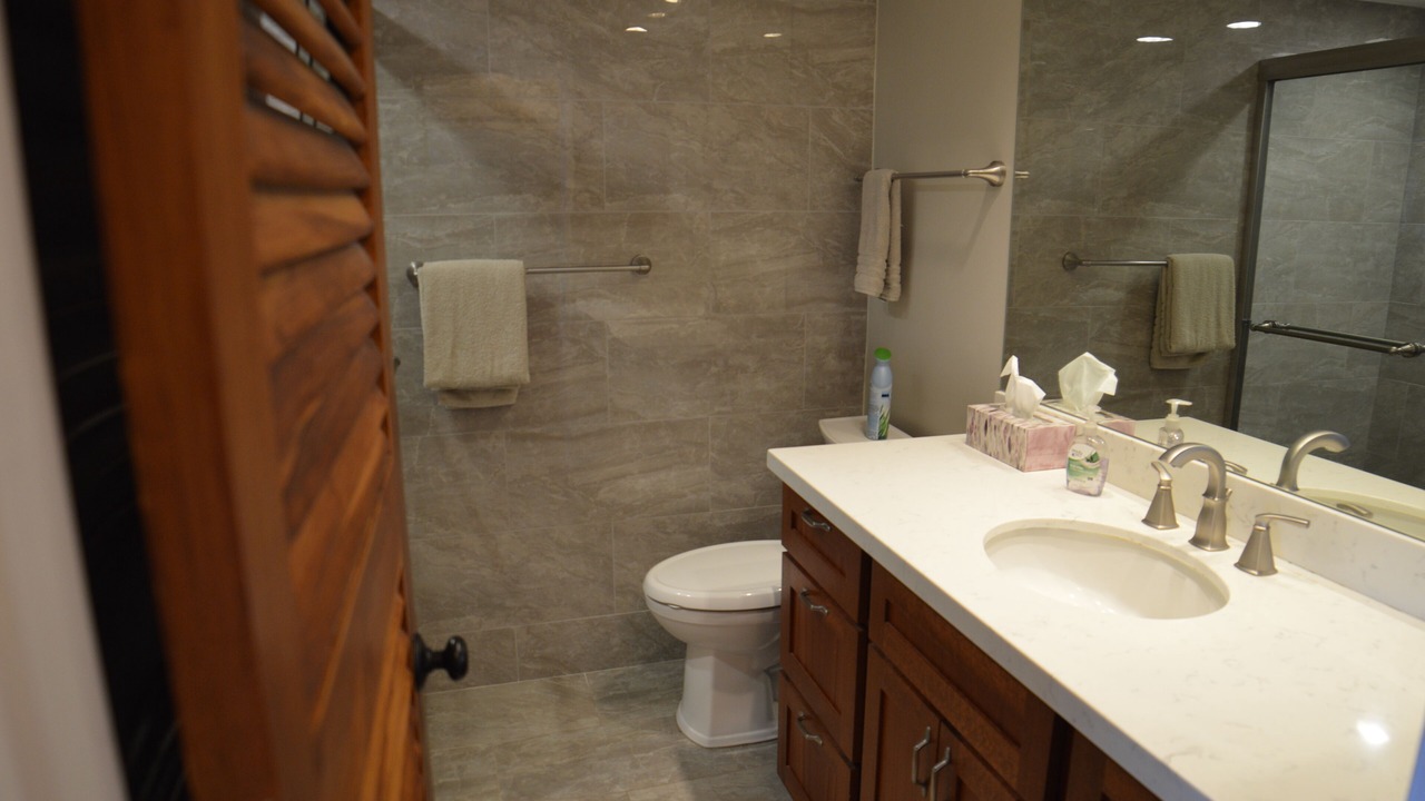 Photo of Bathroom in Poipu