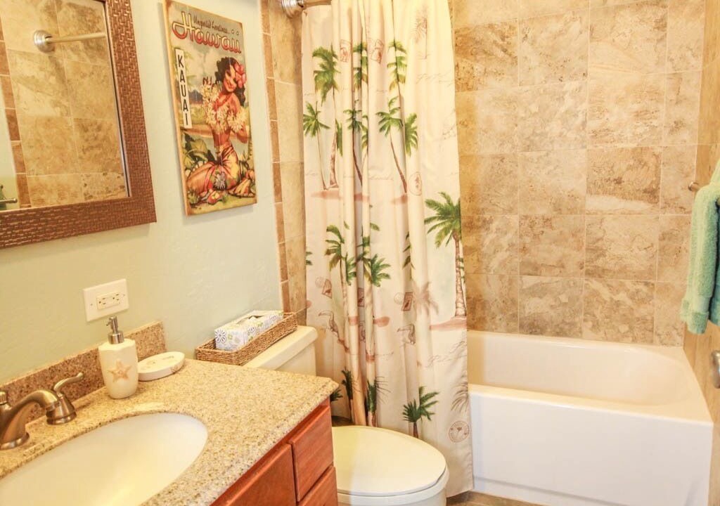 Photo of Bathroom in Poipu