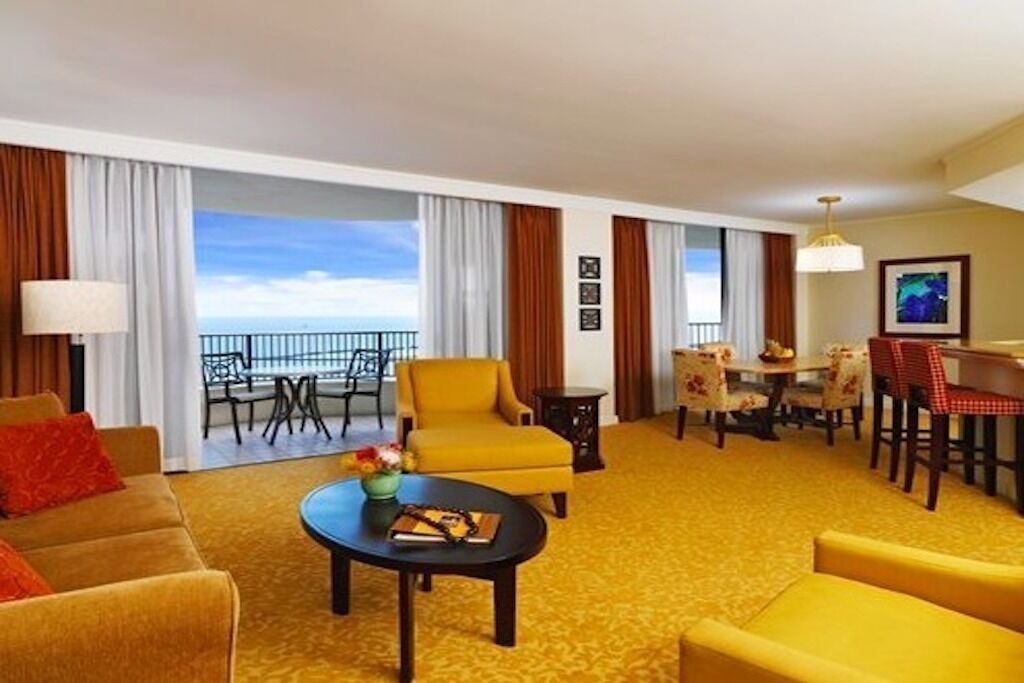 Photo of Livingroom in Waikiki