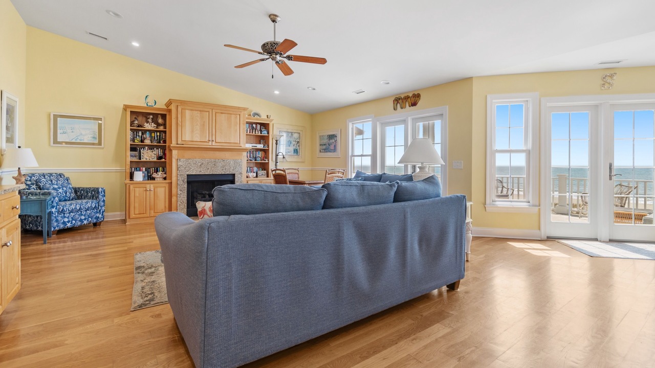 Photo of Livingroom in Holden Beach