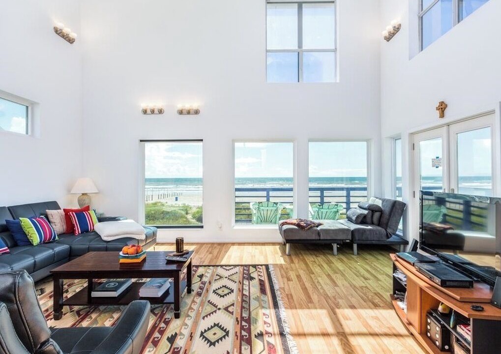 Photo of Livingroom in Terramar Beach