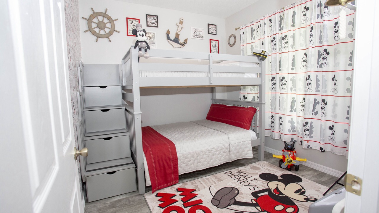 Photo of Bedroom in Sunset Lakes