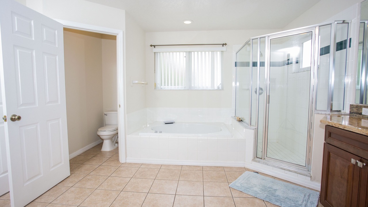 Photo of Bathroom in Sunset Lakes