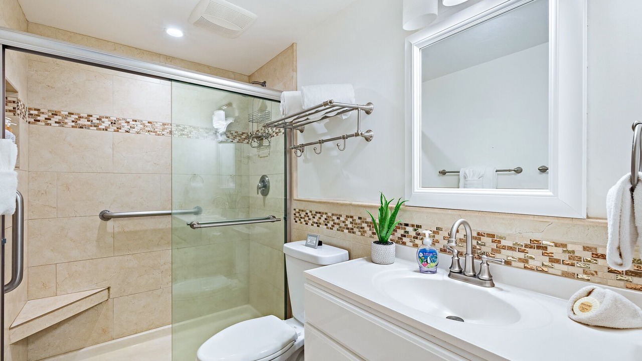 Photo of Bathroom in Maalaea