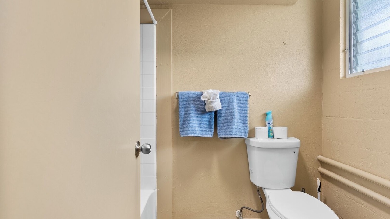 Photo of Bathroom in Keaukaha