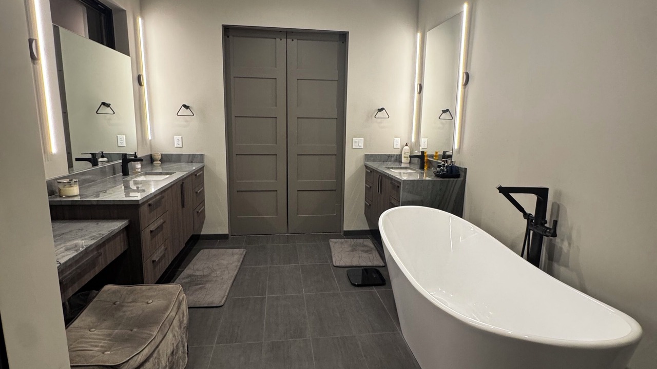Photo of Bathroom in Monument