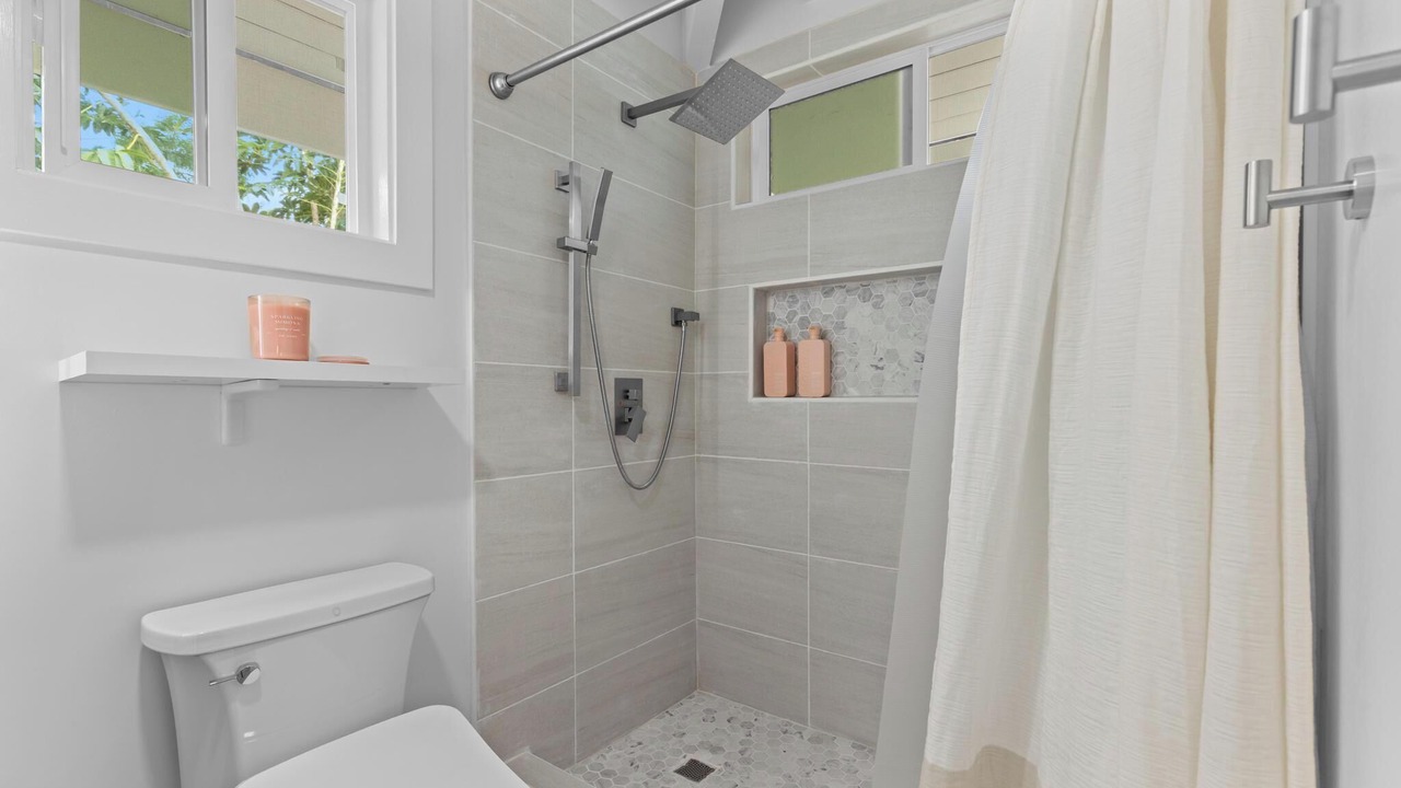 Photo of Bathroom in Kona Palisades