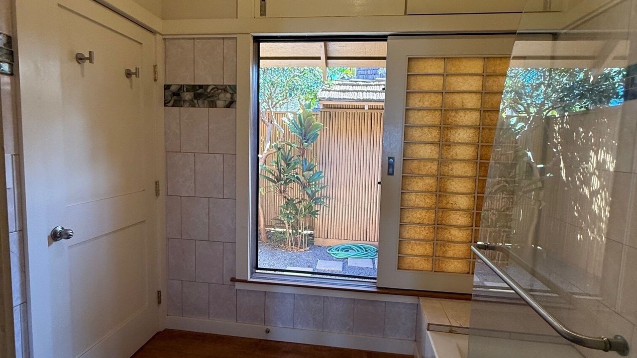 Photo of Bathroom in Maunaloa