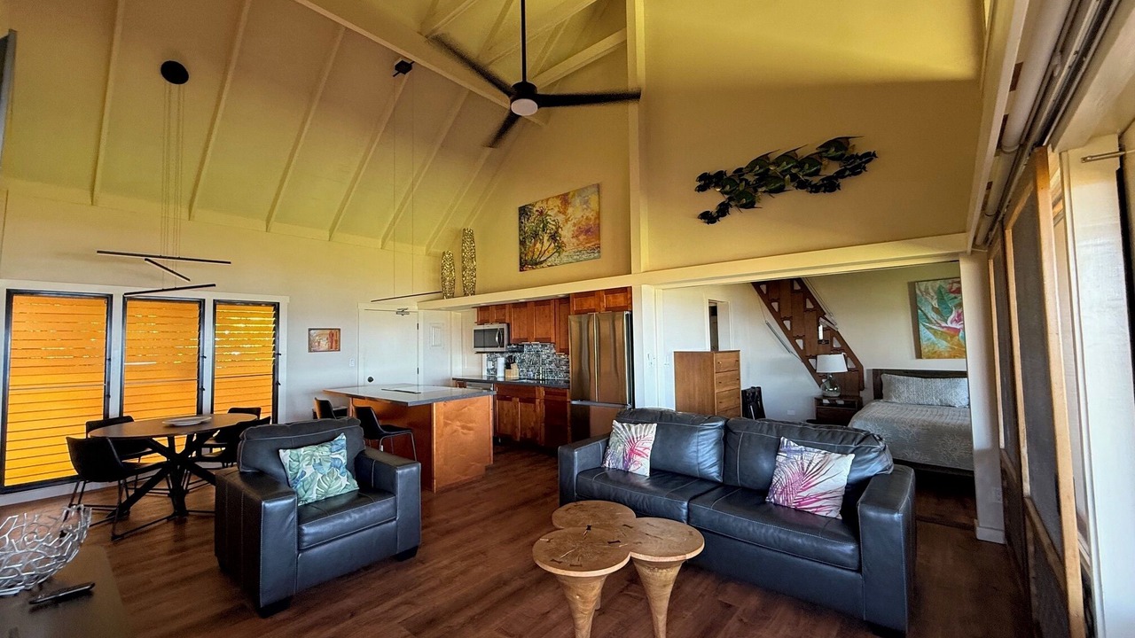 Photo of Livingroom in Maunaloa
