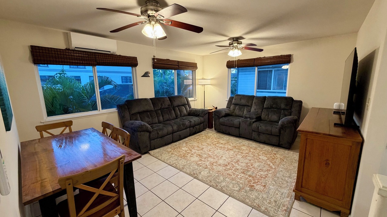 Photo of Livingroom in McCully - Moiliili