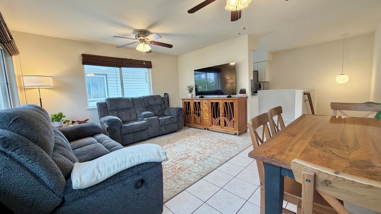 Photo of Livingroom in McCully - Moiliili