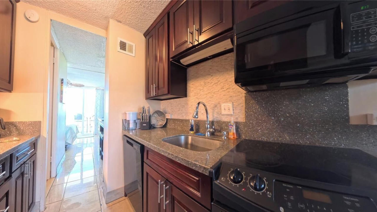 Photo of Kitchen in Makaha