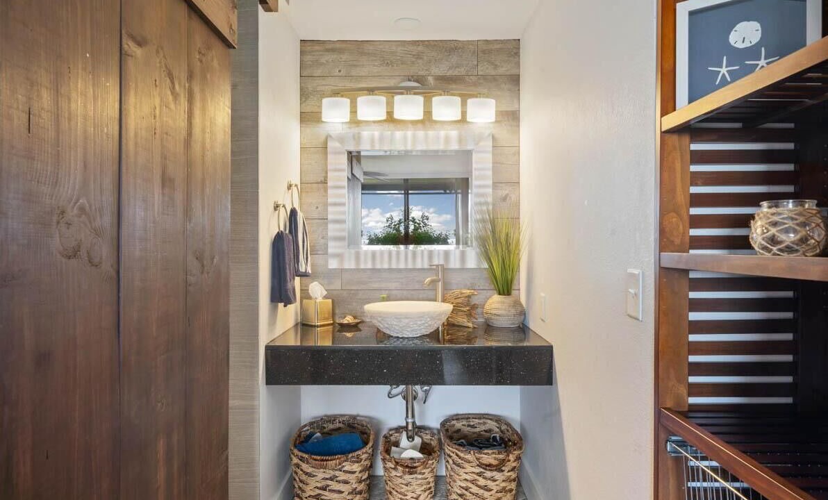 Photo of Bathroom in Keauhou