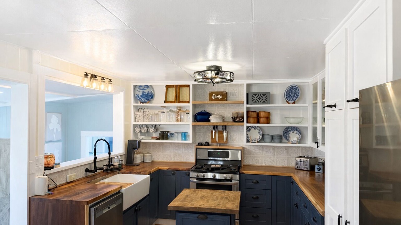 Photo of Kitchen in Anahola