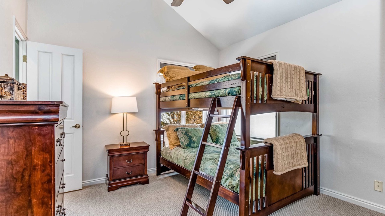 Photo of Bedroom in Summit Park