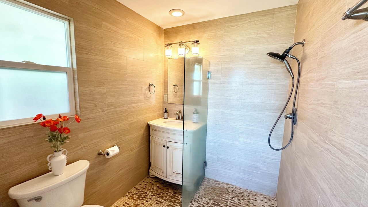 Photo of Bathroom in Ewa