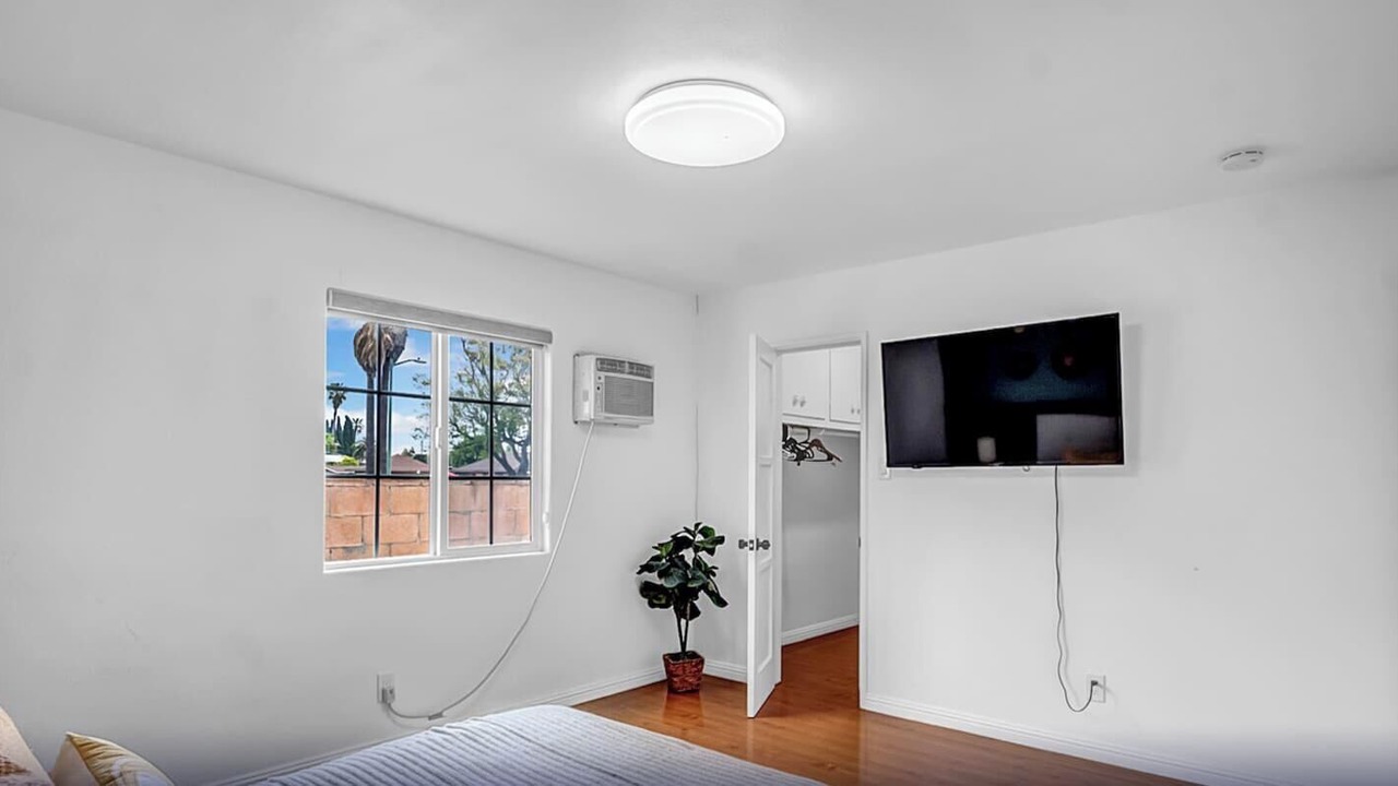 Photo of Bedroom in Sherwood Forest and Thistle Development