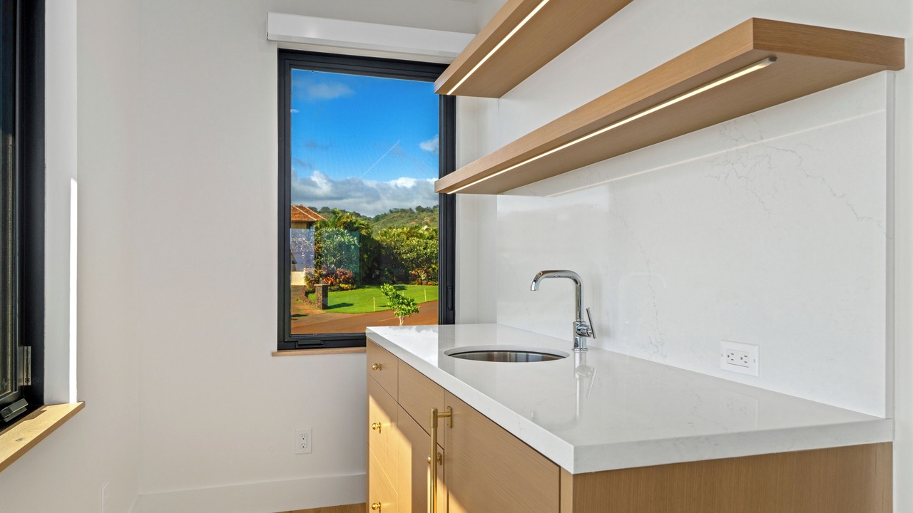 Photo of Bedroom in Poipu