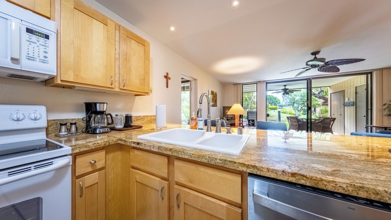 Photo of Kitchen in Waikoloa