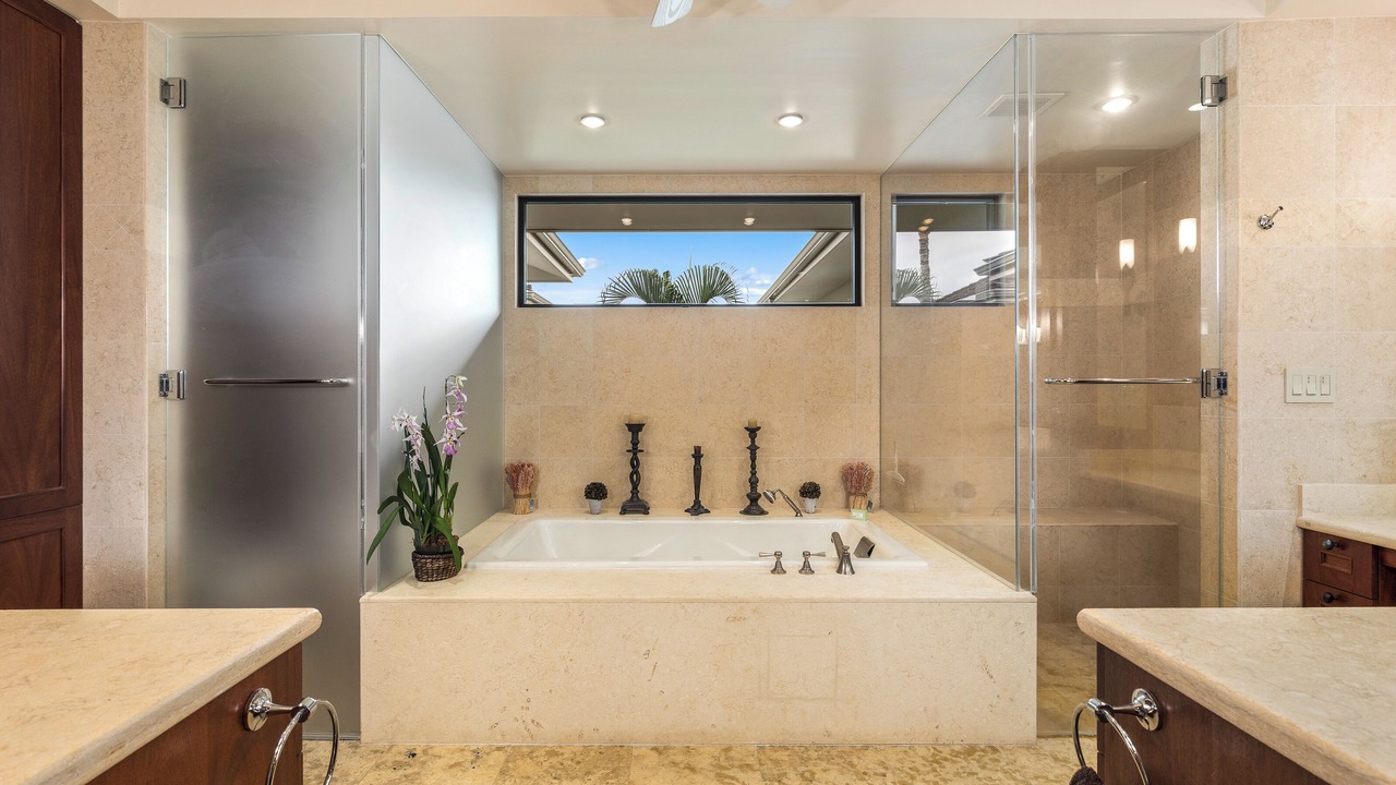 Photo of Bathroom in Kaupulehu