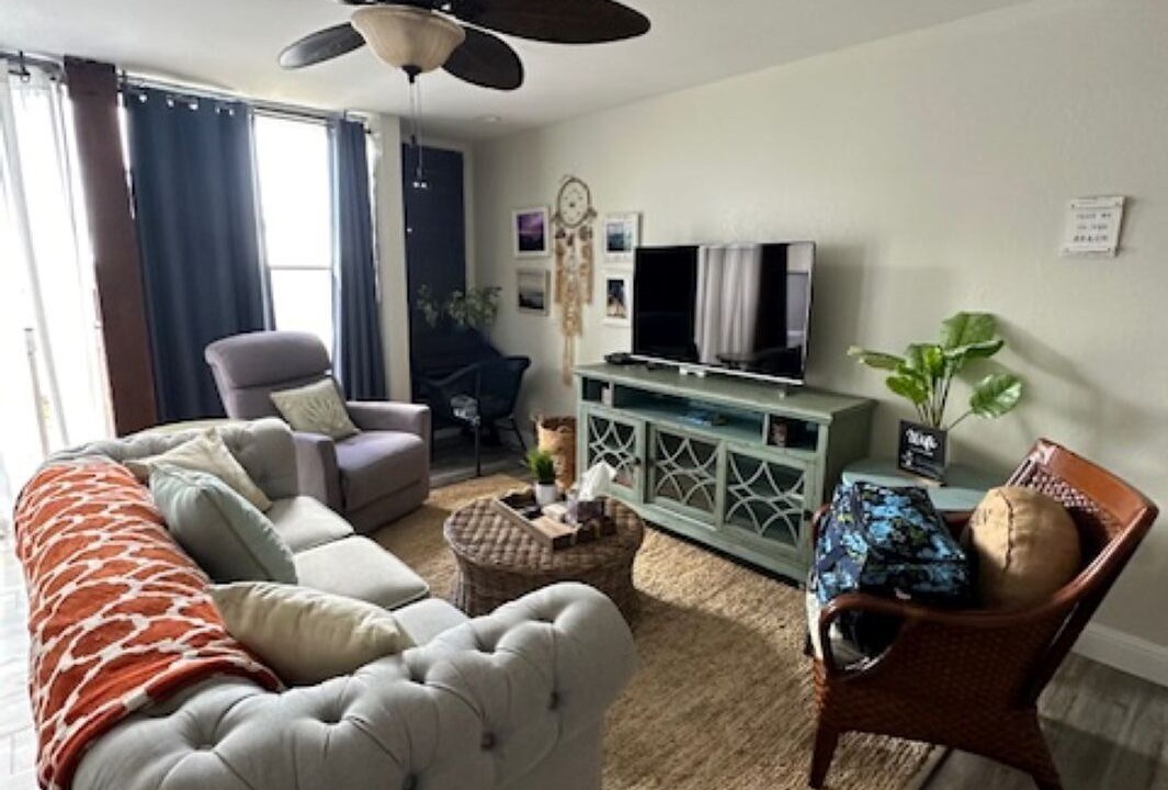 Photo of Livingroom in Makaha Valley