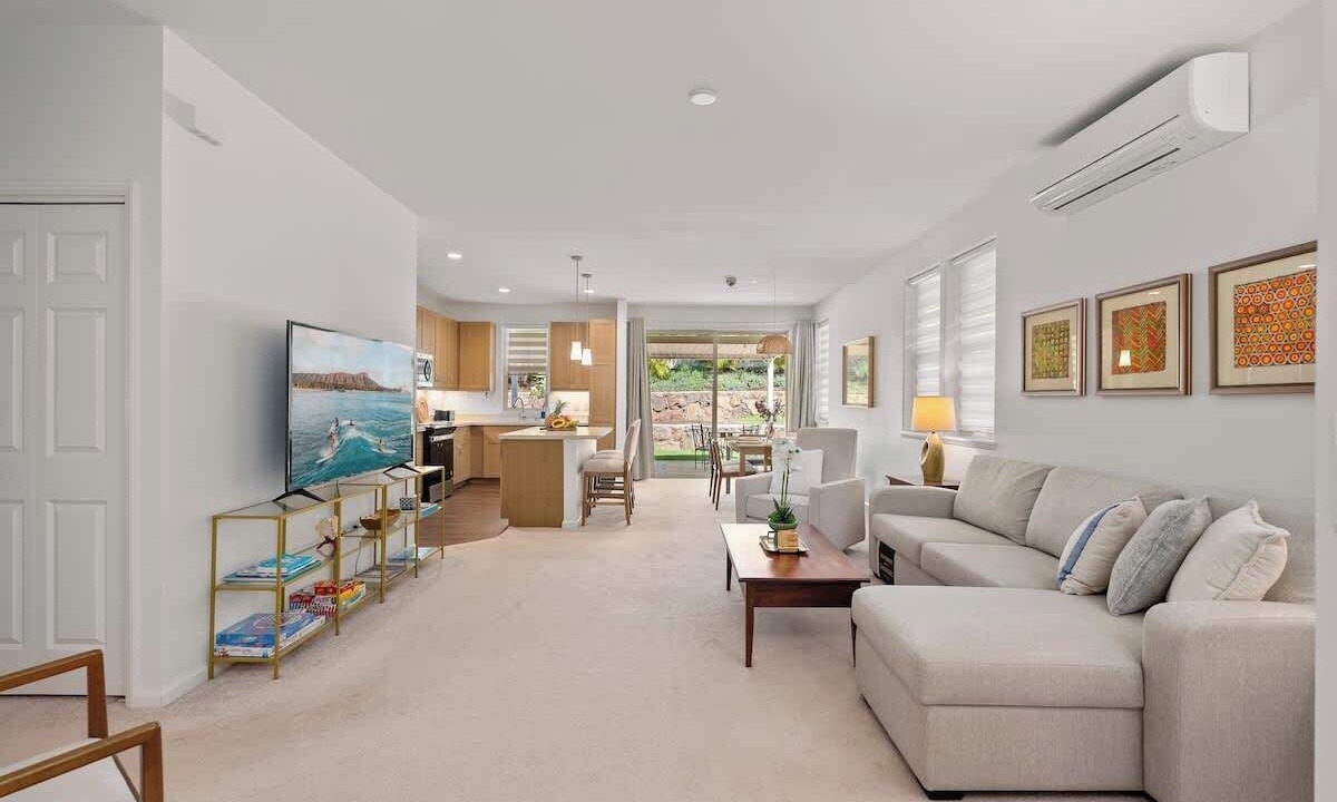 Photo of Livingroom in Makaha Valley