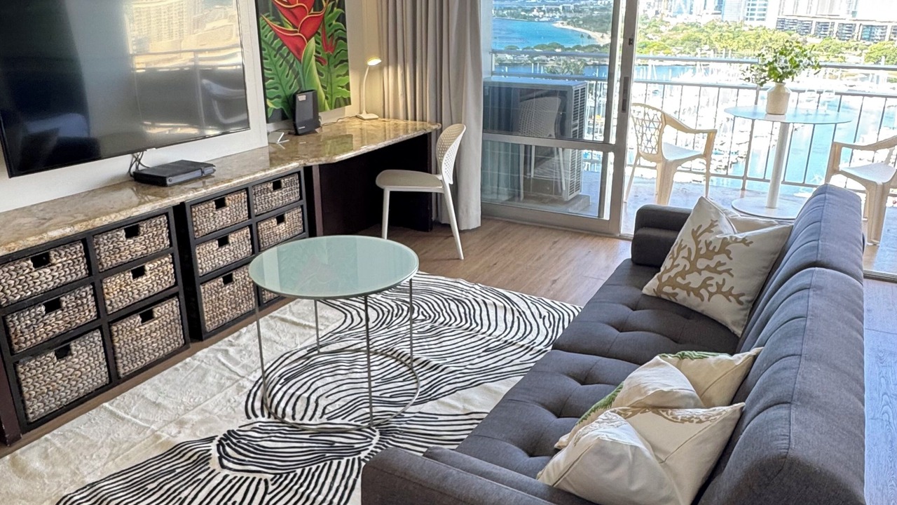 Photo of Livingroom in Waikiki