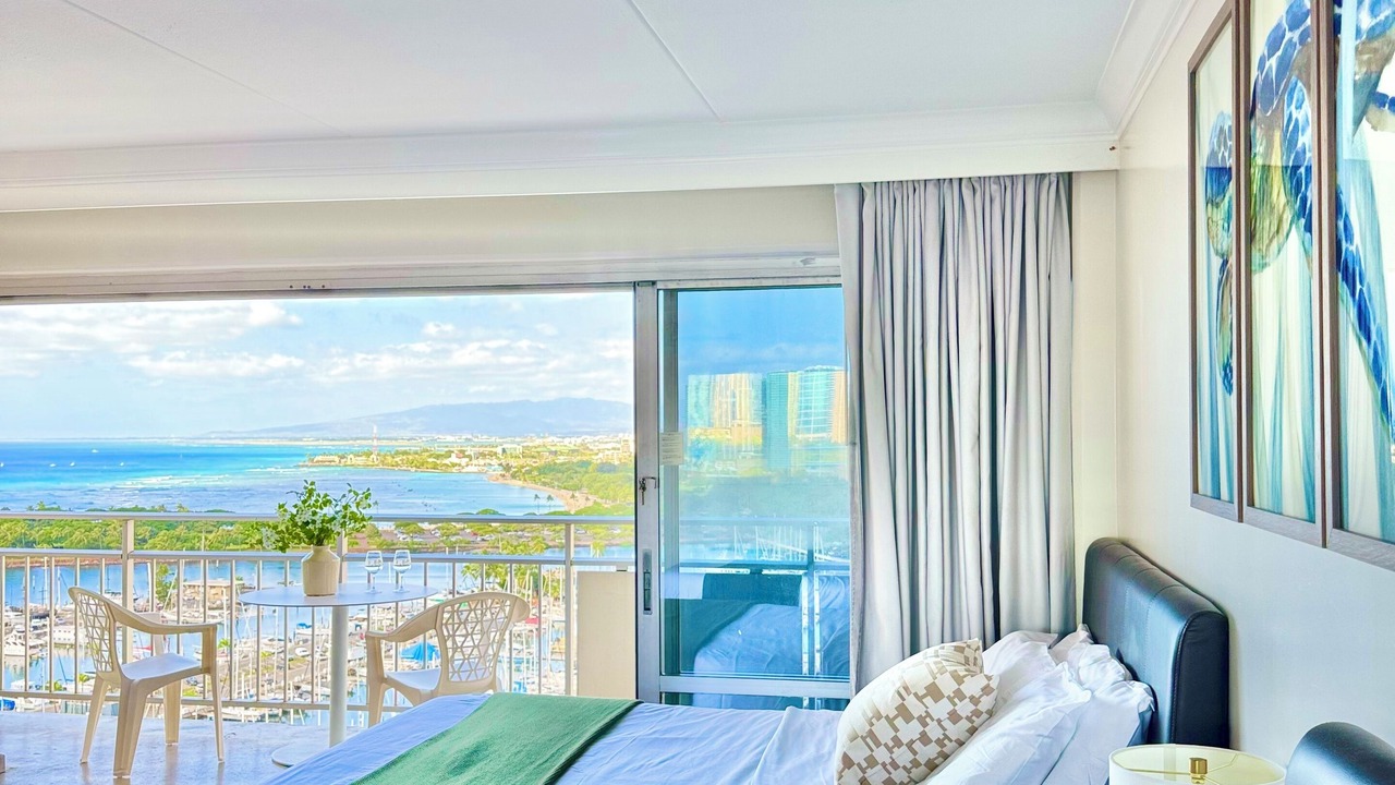 Photo of Bedroom in Waikiki